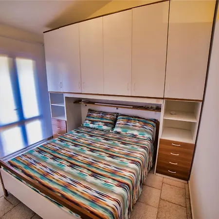 Holiday home Laura -